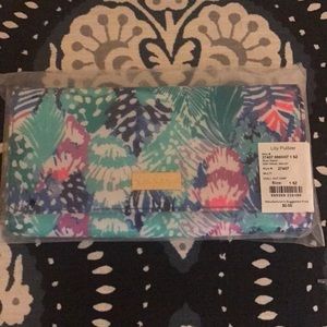 Lilly Pulitzer travel wallet